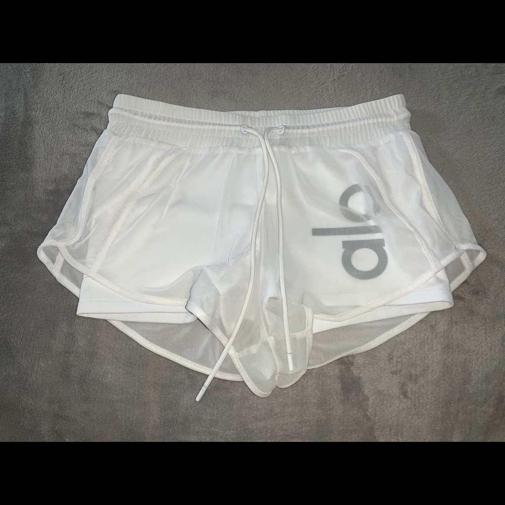 alo ambience shorts in white